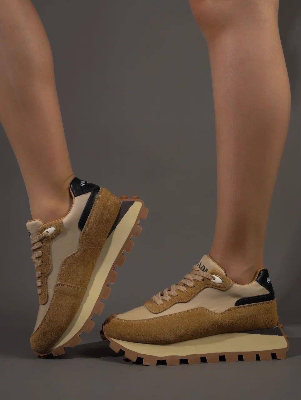 ,женские кроссовки,кроссовки бежевые,повседневные кроссовки,кроссовки