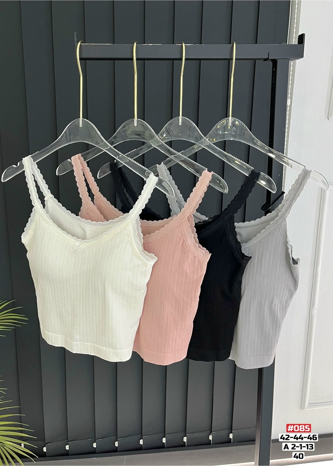 майка женская,топ женский на бретелях,кроп топ женский,женский топ,женская топик