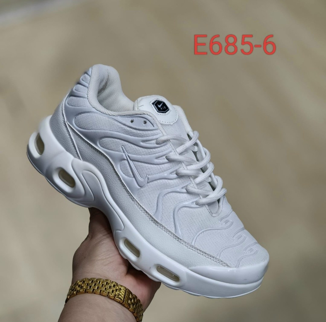 кроссовки nike air max tn plus,кроссовки мужские nike air max tn plus,кроссовки мужские nike air max plus,кроссовки,nike tn air max plus black