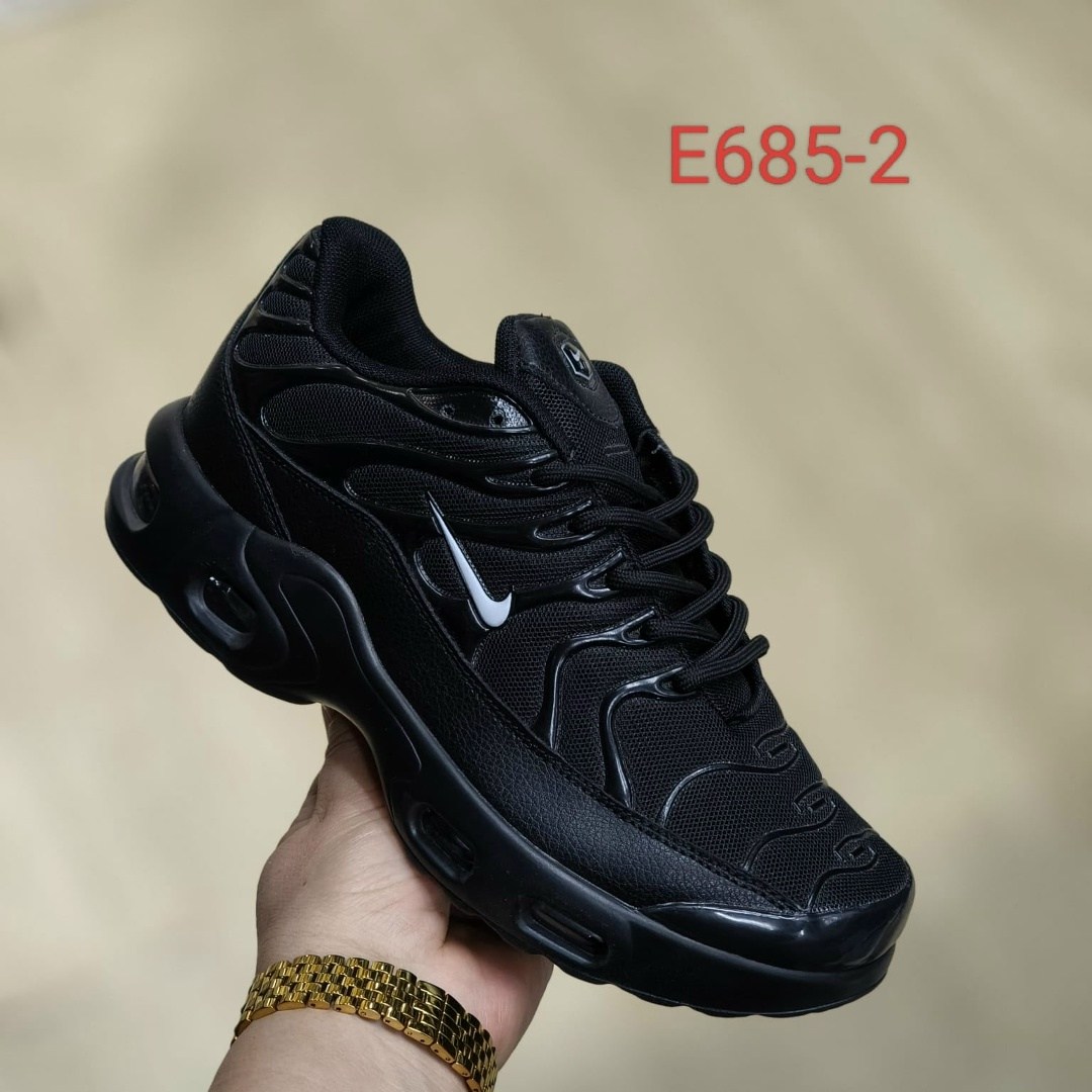 кроссовки nike air max tn plus,кроссовки мужские nike air max tn plus,кроссовки мужские nike air max plus,кроссовки,nike tn air max plus black
