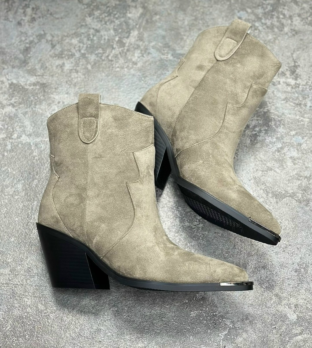 ,ботильоны казаки,сапоги изабель марант казаки,замшевые казаки,женская