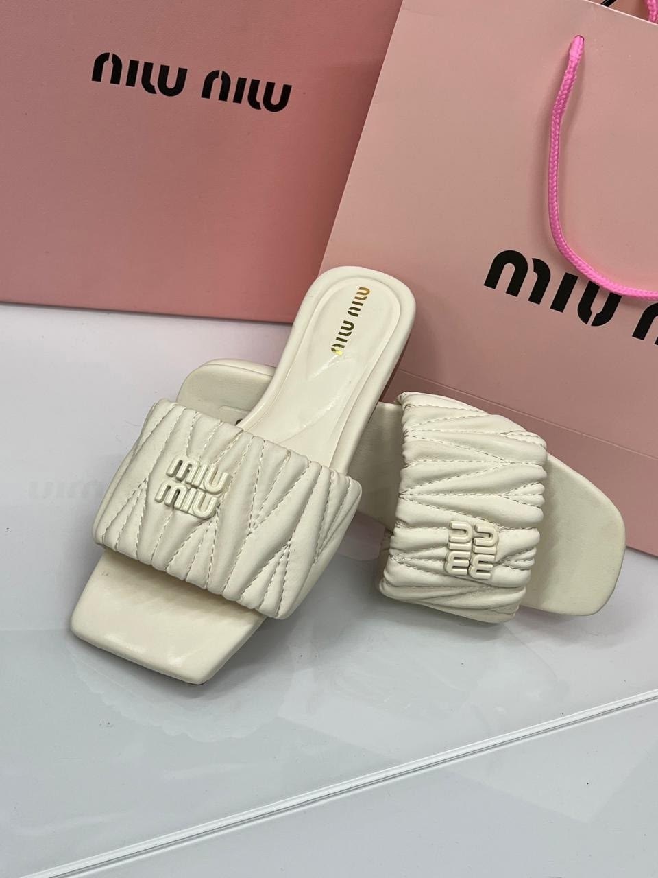 шлепанцы miu miu,,шлепанцы женские,кожаные шлепанцы miu miu,тапочки miu miu
