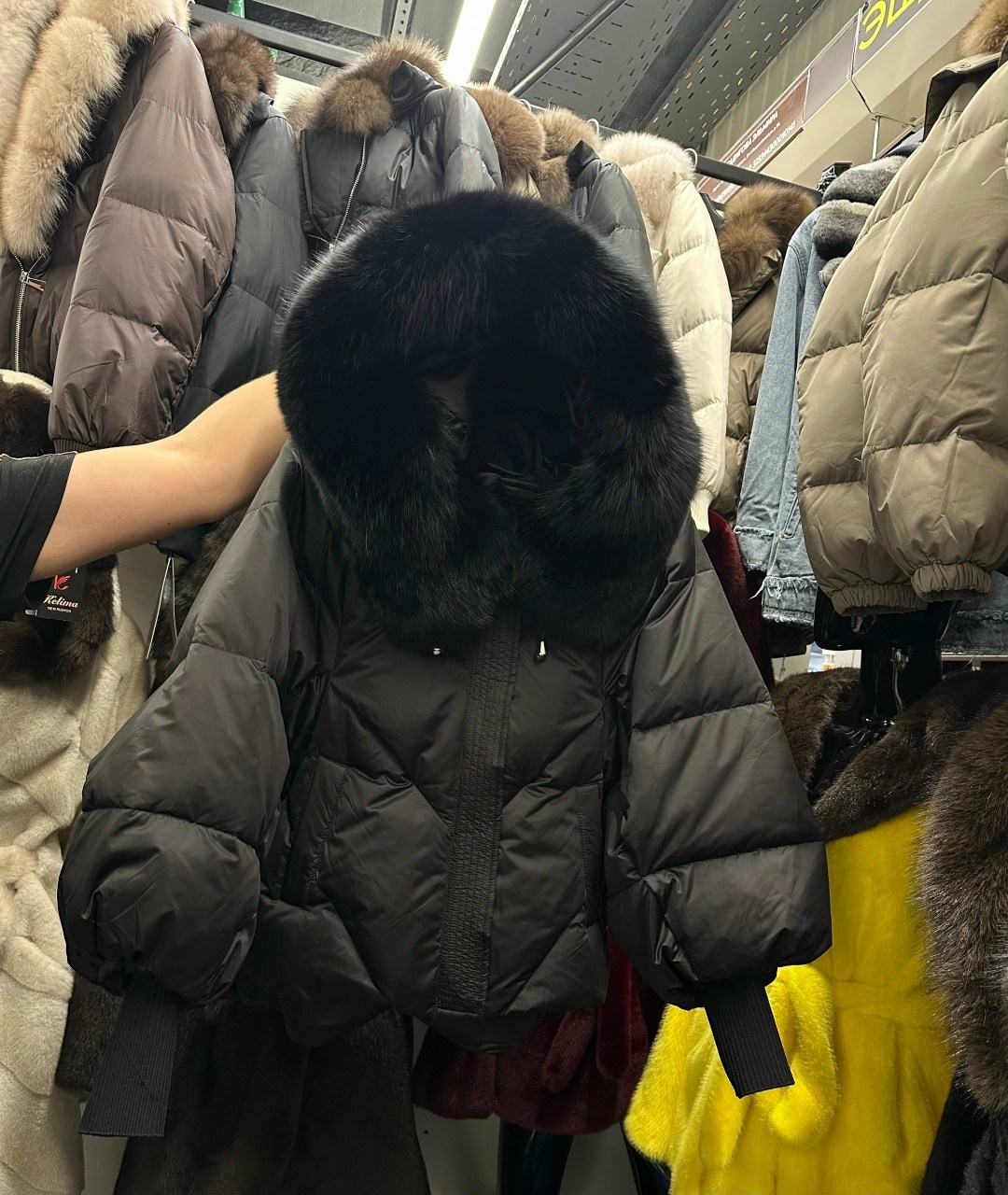 пуховик женский с натуральным мехом,пуховик с натуральным мехом чернобурки,пуховик с натуральным мехом,пуховик max mara мех чернобурка,женский пуховик
