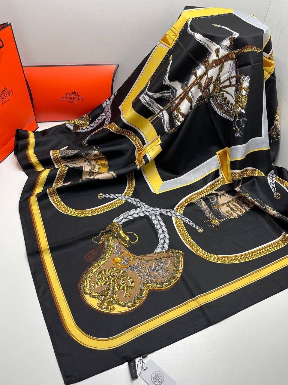 брендовый платок,платки диор,платки шелковые,женские платки,платки большие