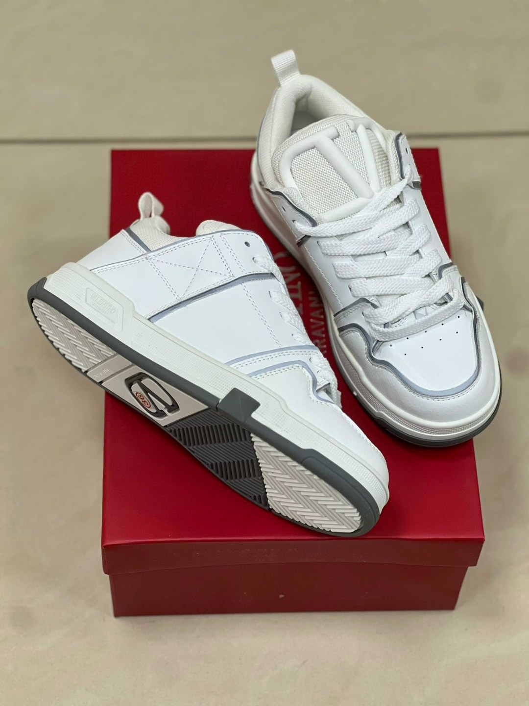 ,кроссовки женские valentino,valentino кроссовки,кроссовки valentino garavani женские,кеды валентино женские