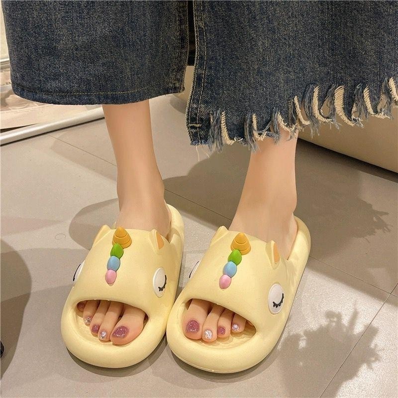 модные шлёпки 2026 женские,шлепанцы женские,тапочки модные,летние тапочки,модные шлепанцы