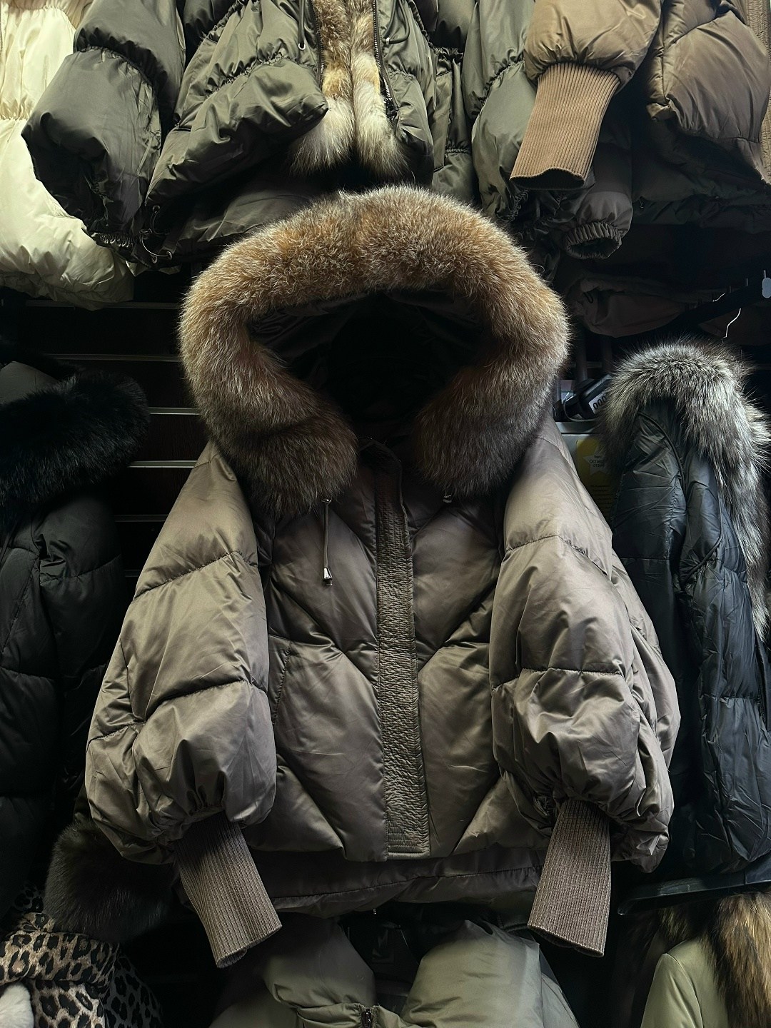 пуховик женский с натуральным мехом,пуховик с натуральным мехом чернобурки,пуховик с натуральным мехом,пуховик max mara мех чернобурка,женский пуховик
