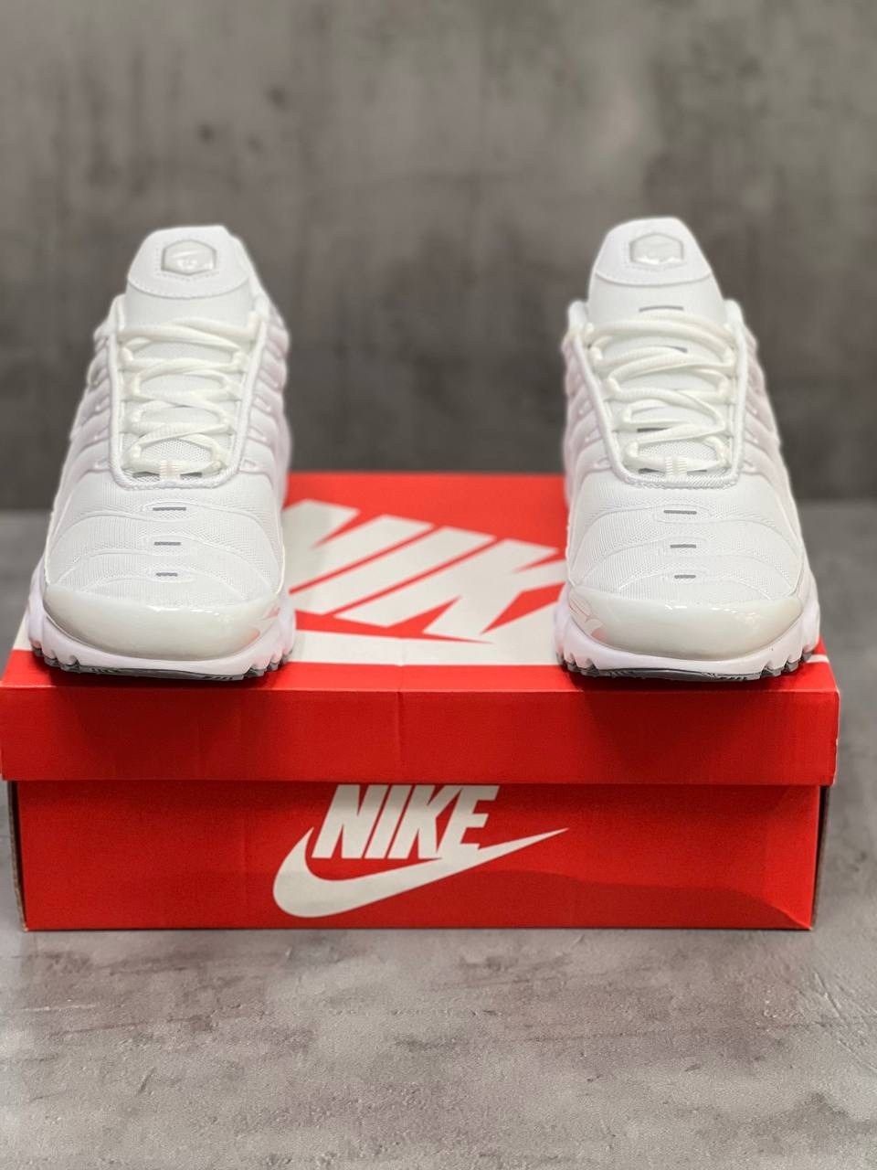 nike air max plus tn white,кроссовки nike air max plus tn,кроссовки nike air max plus,nike air max plus tn мужские кроссовки белые,мужские кроссовки nike air max tn plus