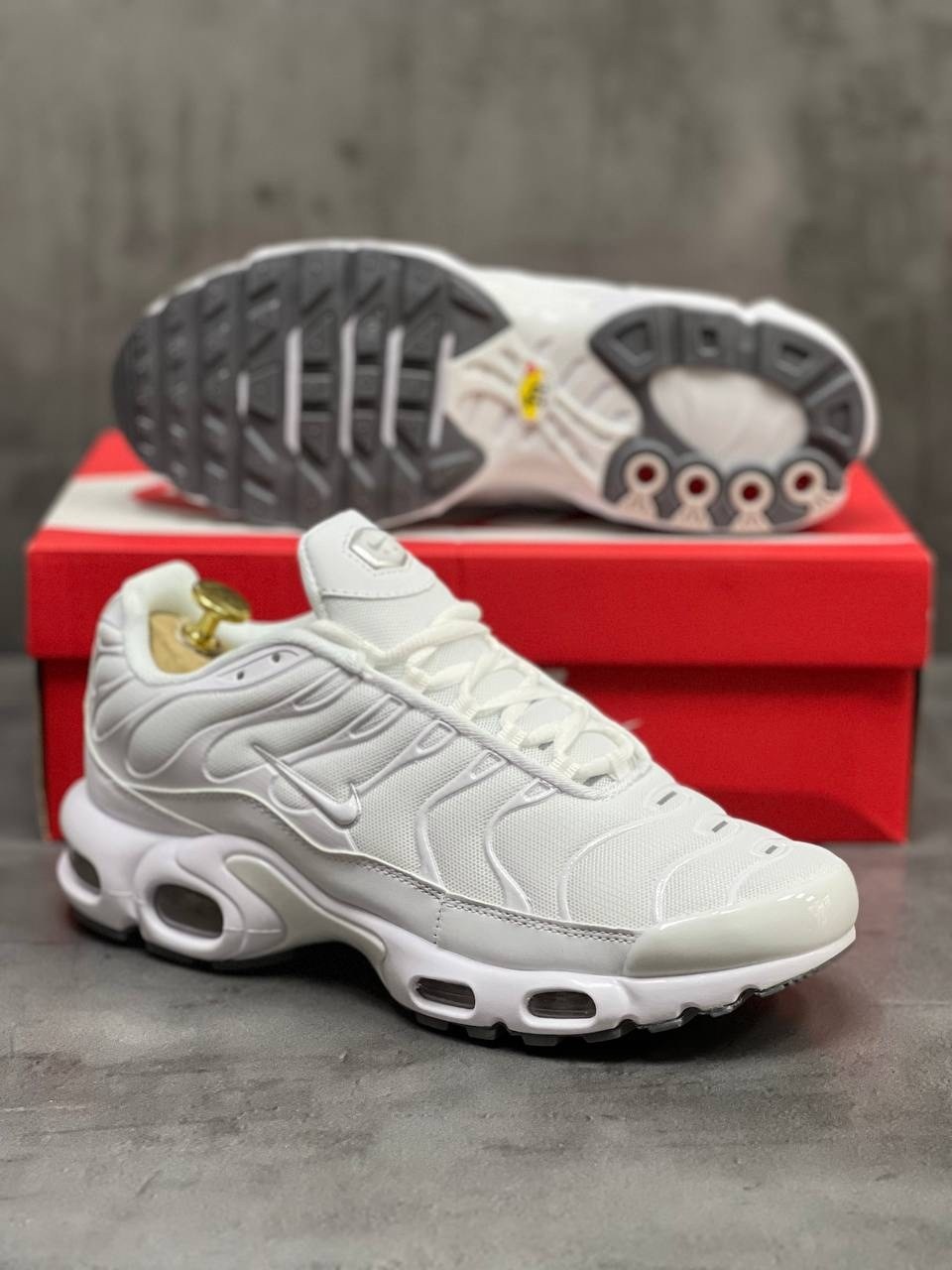 nike air max plus tn white,кроссовки nike air max plus tn,кроссовки nike air max plus,nike air max plus tn мужские кроссовки белые,мужские кроссовки nike air max tn plus