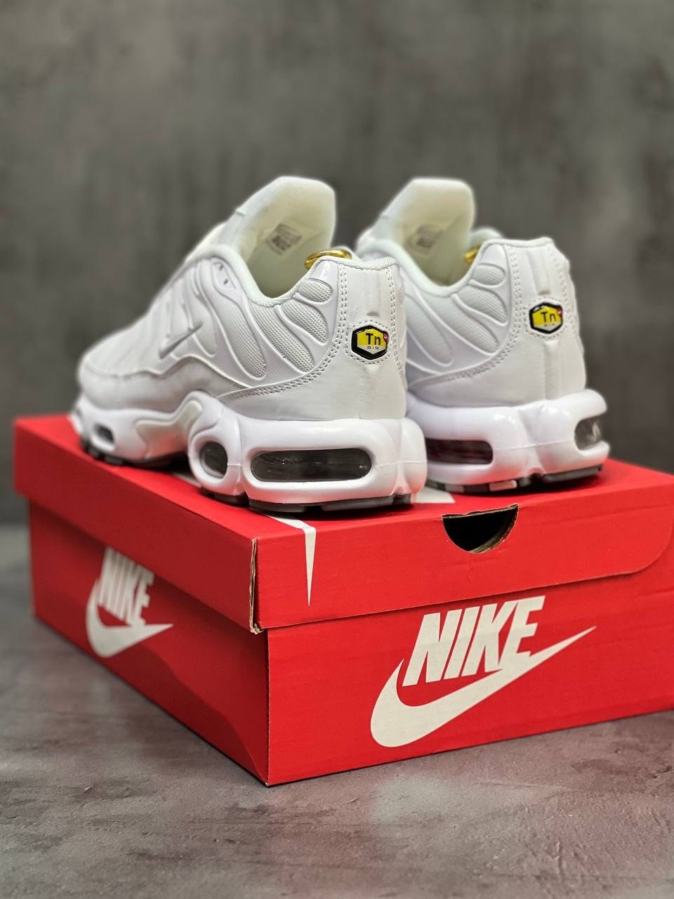 nike air max plus tn white,кроссовки nike air max plus tn,кроссовки nike air max plus,nike air max plus tn мужские кроссовки белые,мужские кроссовки nike air max tn plus