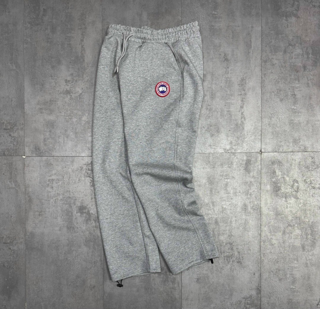 спортивные брюки,спортивные штаны,мускока спортивные штаны canada goose,брюки с логотипом,серые брюки