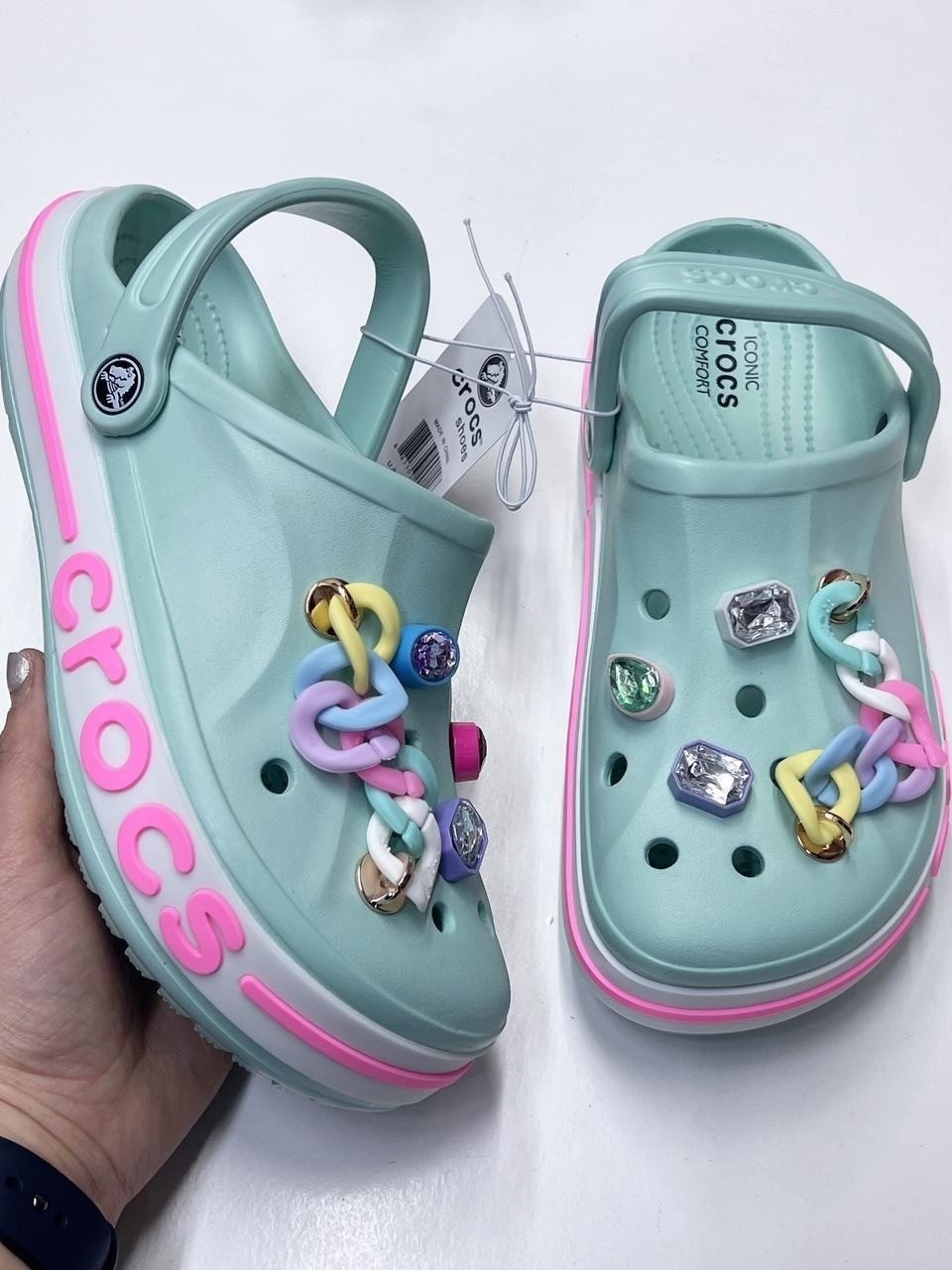 кроксы с джибитсами женские,кроксы с джибитсами,джибитс crocs сандалии,crocs jibbitz charms,