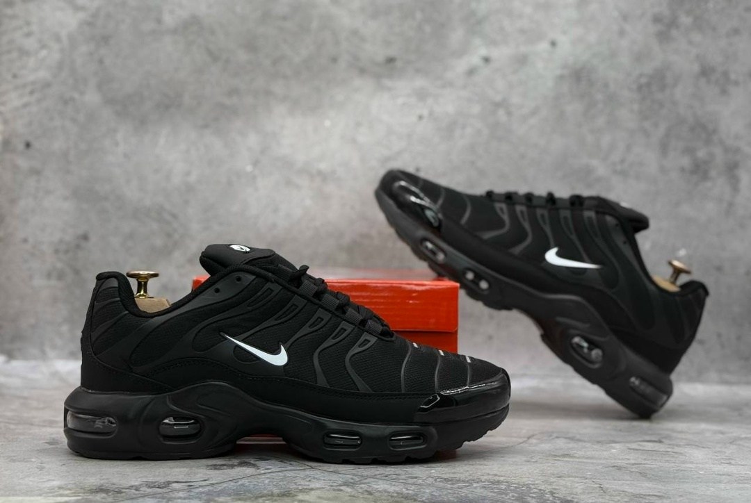 кроссовки nike air max tn plus,кроссовки мужские nike air max tn plus,кроссовки мужские nike air max plus,nike air max plus tn,nike tn air max plus black