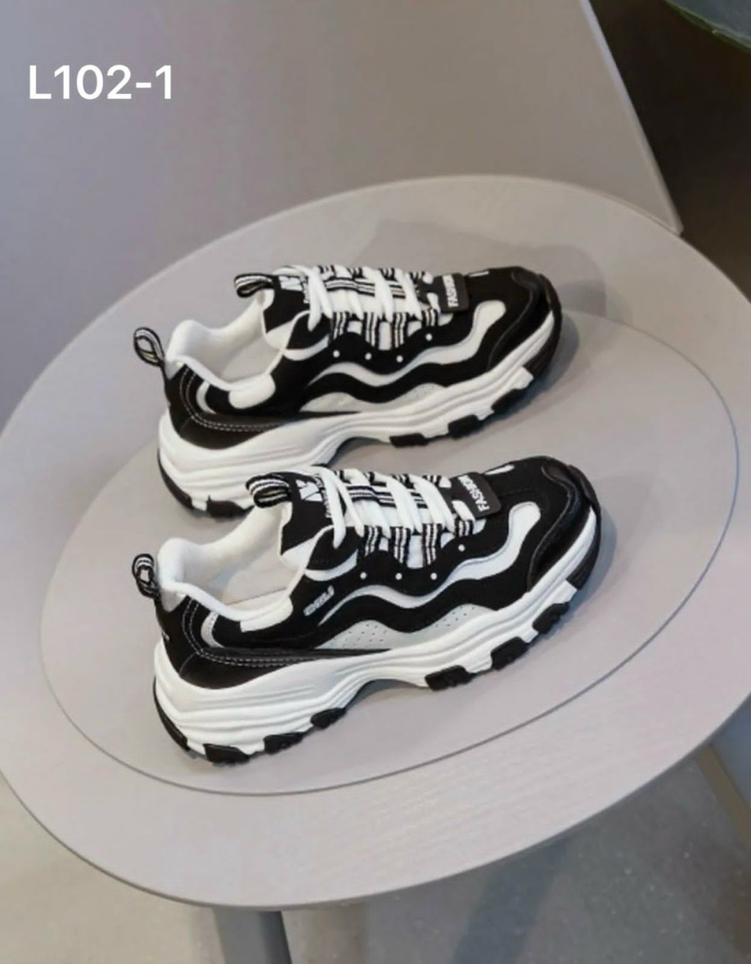 кроссовки женскиe,женские массивные кроссовки,кроссовки,модные кроссовки,массивные кроссовки