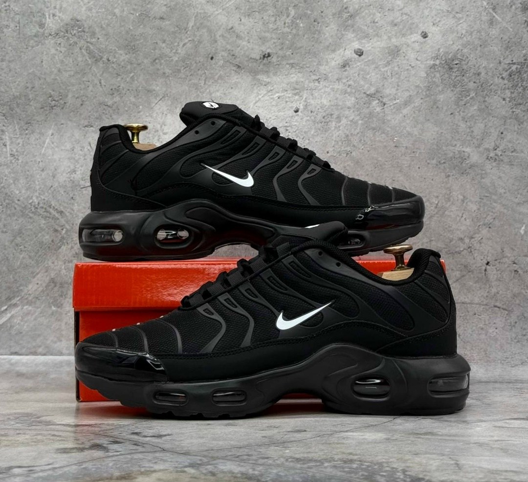 кроссовки nike air max tn plus,кроссовки мужские nike air max tn plus,кроссовки мужские nike air max plus,nike air max plus tn,nike tn air max plus black