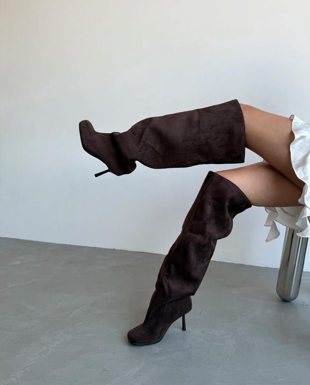 демисезонные шоколадные коричневые сапоги высокие сапоги трубы ботфорты замшевые высокий каблук,сапоги демисезонные на каблуке замшевые трубы me lamo,замшевые сапоги,сапоги демисезонные на каблуке зам