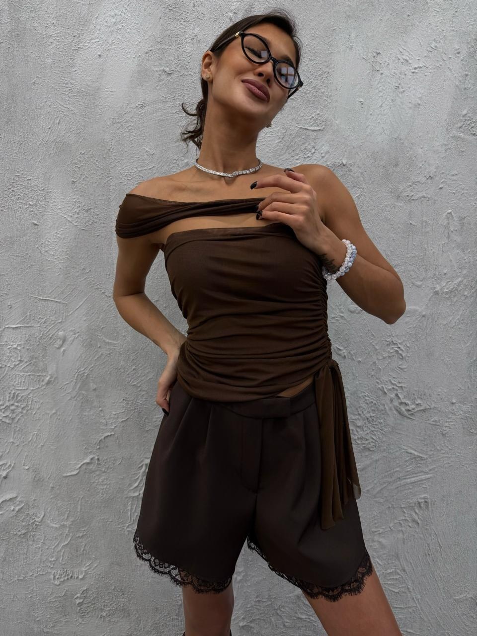 женские топы,топ с открытыми плечами нарядный с драпировкой,топ с открытыми плечами нарядный с драпировкой triviaa