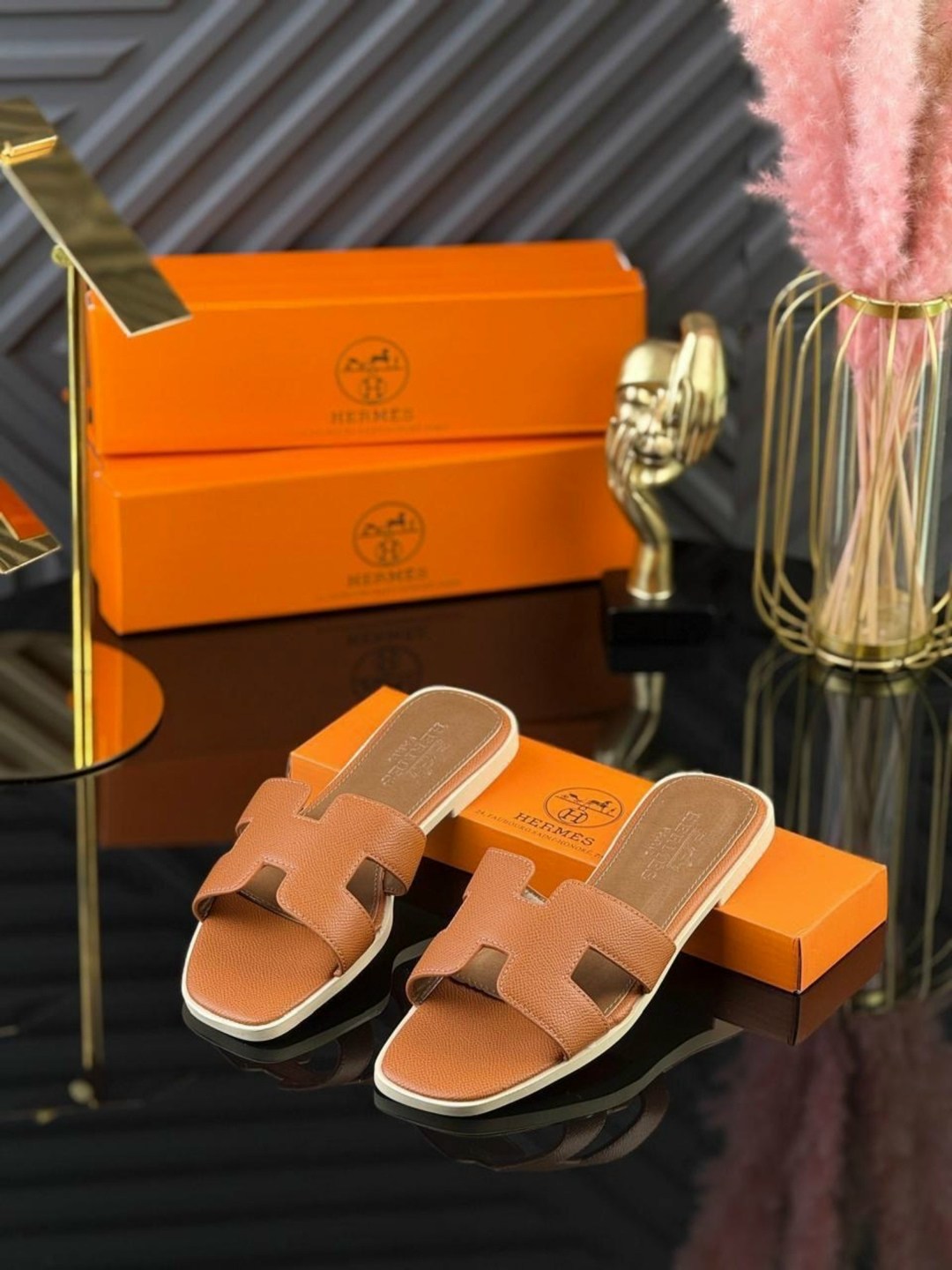 шлепки hermes женские,шлепки hermes,шлепки hermes 2026,шлепанцы hermes,женские тапочки hermes