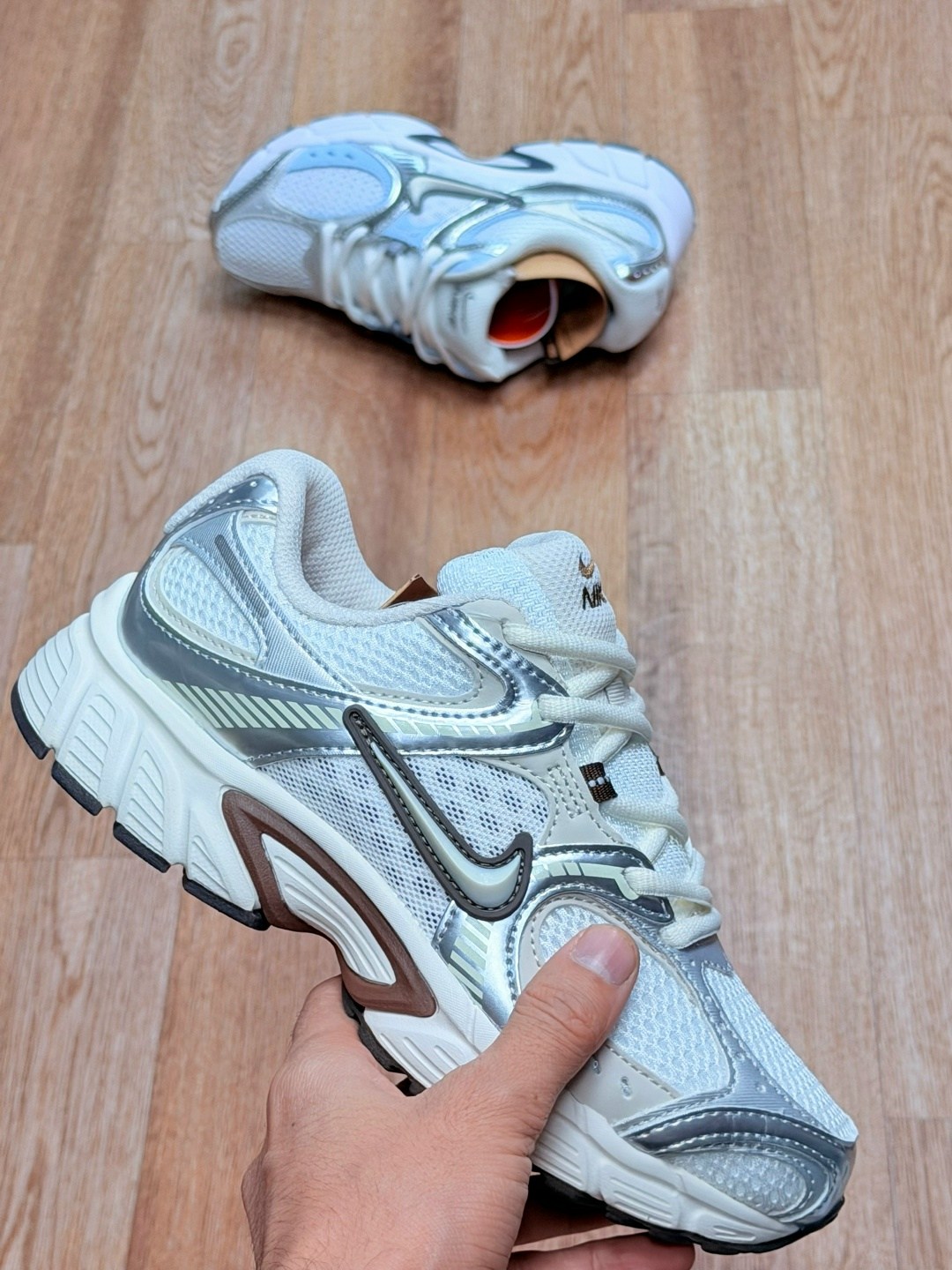 кроссовки nike,женские кроссовки nike,женские повседневные кроссовки v5 rnr от finish line nike,женские кроссовки,женские кроссовки nike v5 rnr