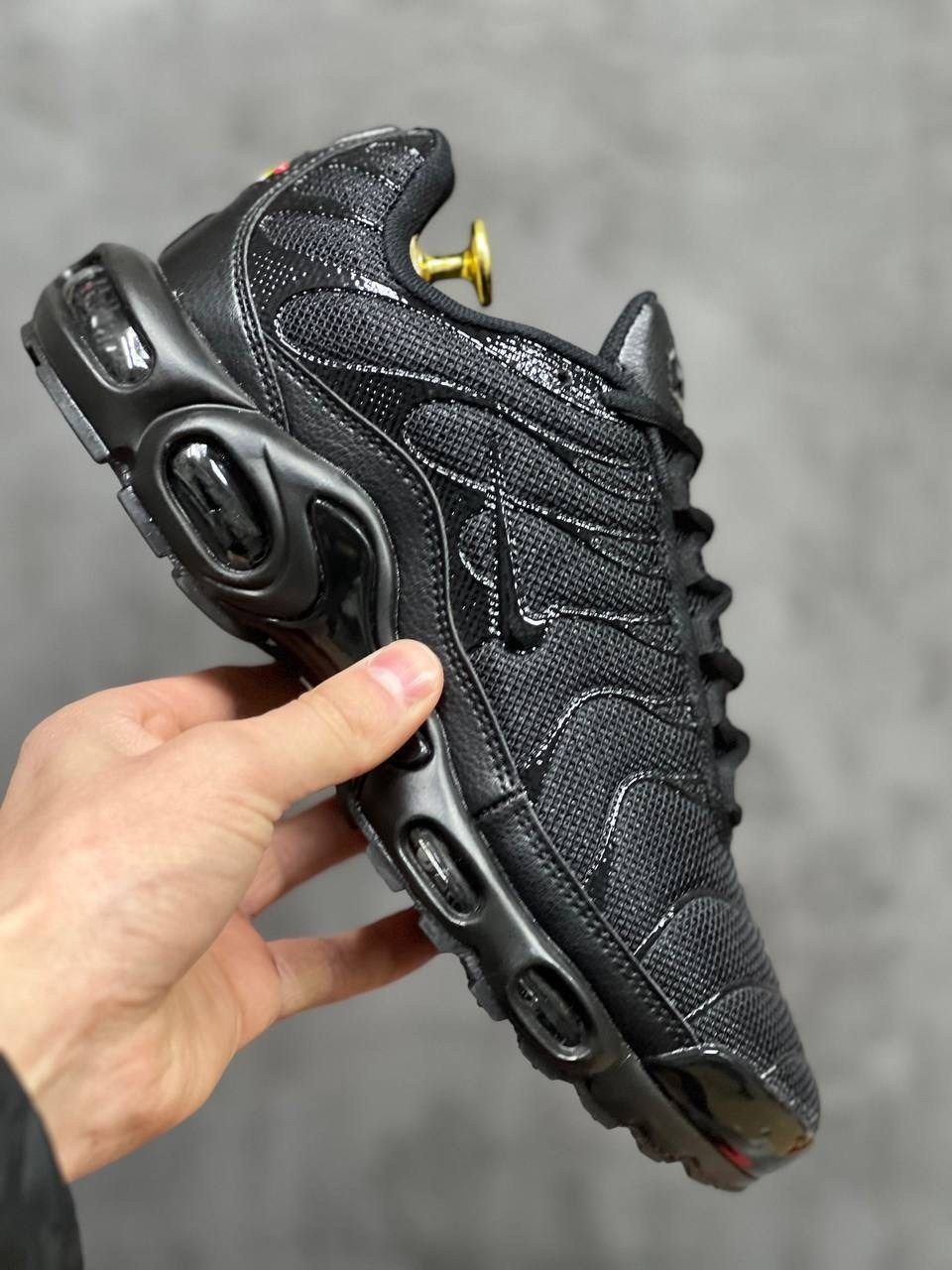 кроссовки nike air max tn plus,nike air max tn plus black,мужские кроссовки nike air max tn plus,кроссовки nike air max tn,nike air max tn plus