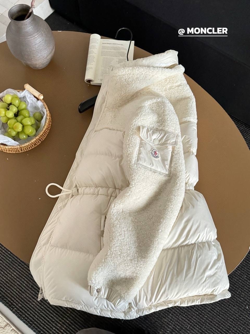 пуховик moncler,короткий пуховик,женские пуховики,куртка moncler,бежевый пуховик