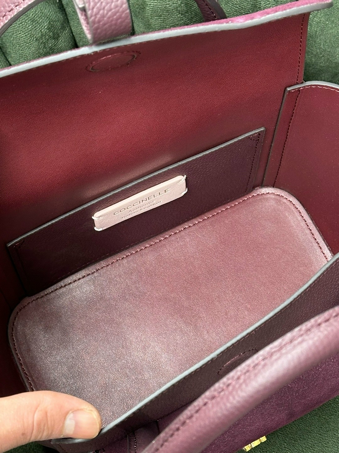 сумка coccinelle,сумка beat классическая с клапаном coccinelle,coccinelle сумка arlettis medium,coccinelle сумка liya medium цвет серый,женская сумка coccinelle