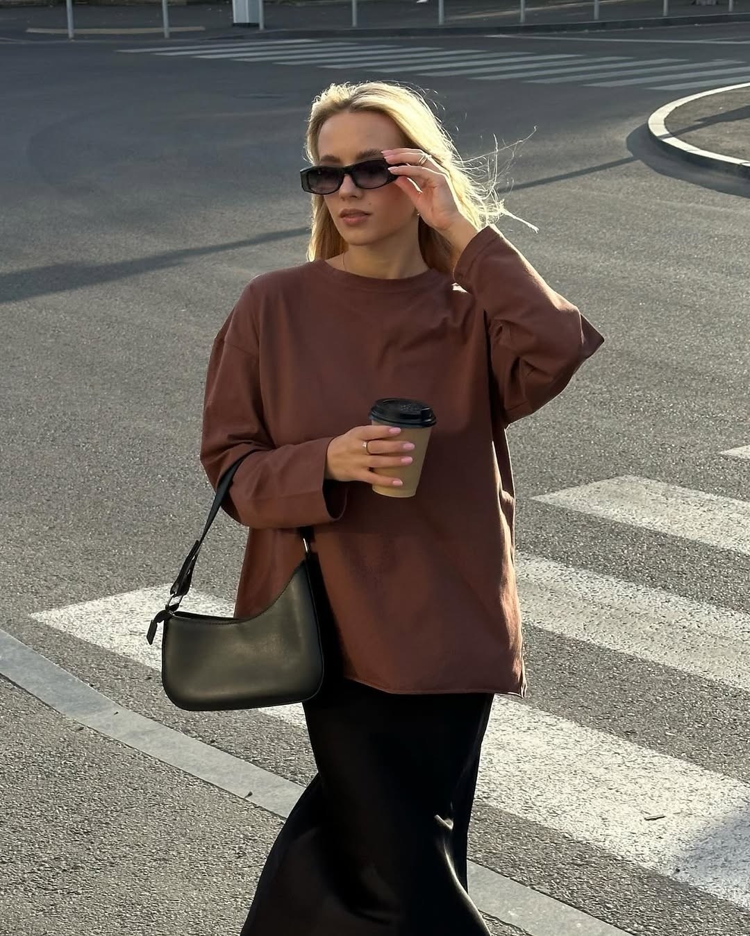 лонгслив женский оверсайз,лонгслив оверсайз коричневый 8base 298005898,лонгслив женский оверсайз с длинными рукавами,лонгслив оверсайз,лонгслив оверсайз хлопок change! цвет коричневый