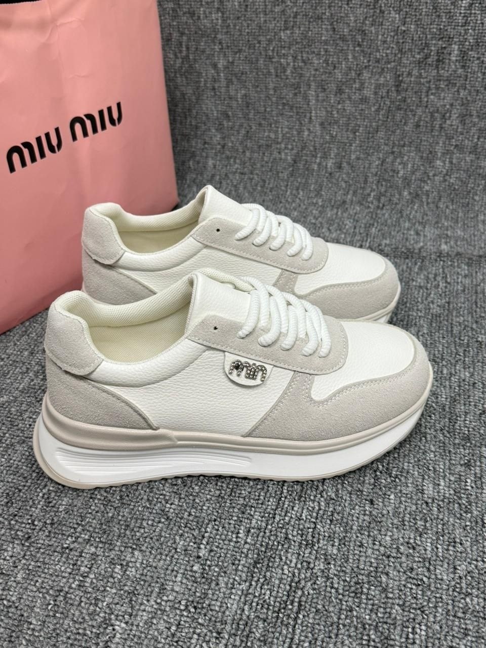 ,женские кроссовки,кроссовки для женщин,модные кроссовки, женская