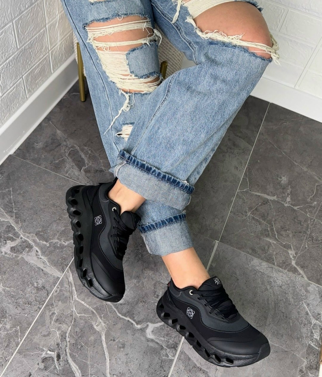 женские кроссовки,,кроссовки стильные,спортивная ,модные кроссовки