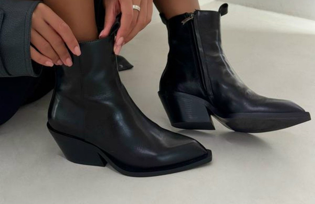 ботильоны казаки,казаки женские,ботильоны zara leather heeled cowboy ankle, чёрный,кожаные ботильоны,черные кожаные ботильоны челси со скошенными каблуками asos design