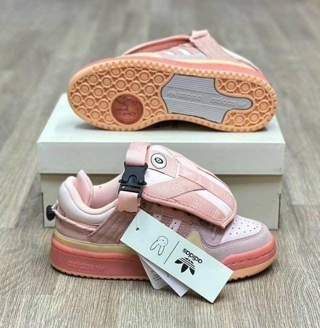 adidas розовые кроссовки,кроссовки адидас bad bunny,кроссовки адидас розовые,кроссовки adidas,кроссовки bad bunny x adidas forum buckle low цвет розовый
