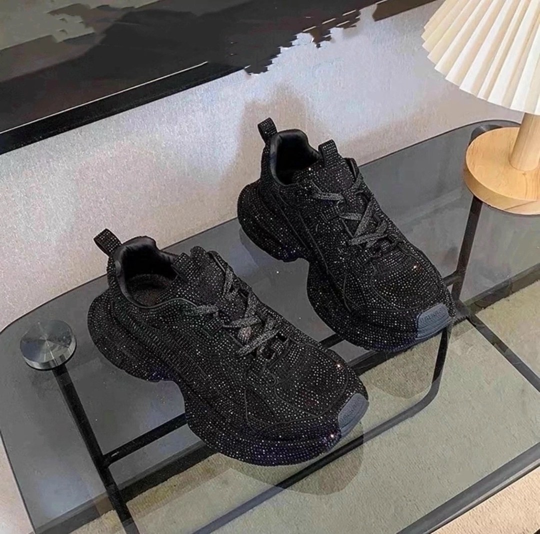 ,люксовые женские кроссовки,кроссовки женские,женские кроссовки balenciaga блестящие со стразами,кроссовки balenciaga блестящие со стразами