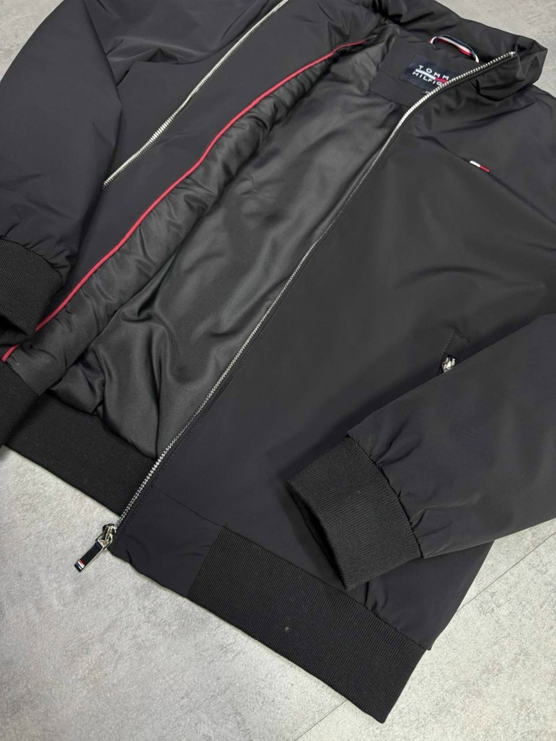 мужская куртка tommy hilfiger,куртка с воротником стойкой tommy hilfiger,куртка томми хилфигер черная,ветровка tommy hilfiger ветровка,ветровка томми хилфигер