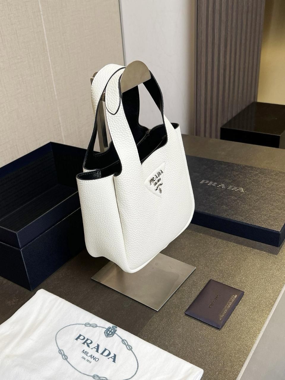 сумка,женская сумка prada,сумка prada,сумка тоут,женская сумка