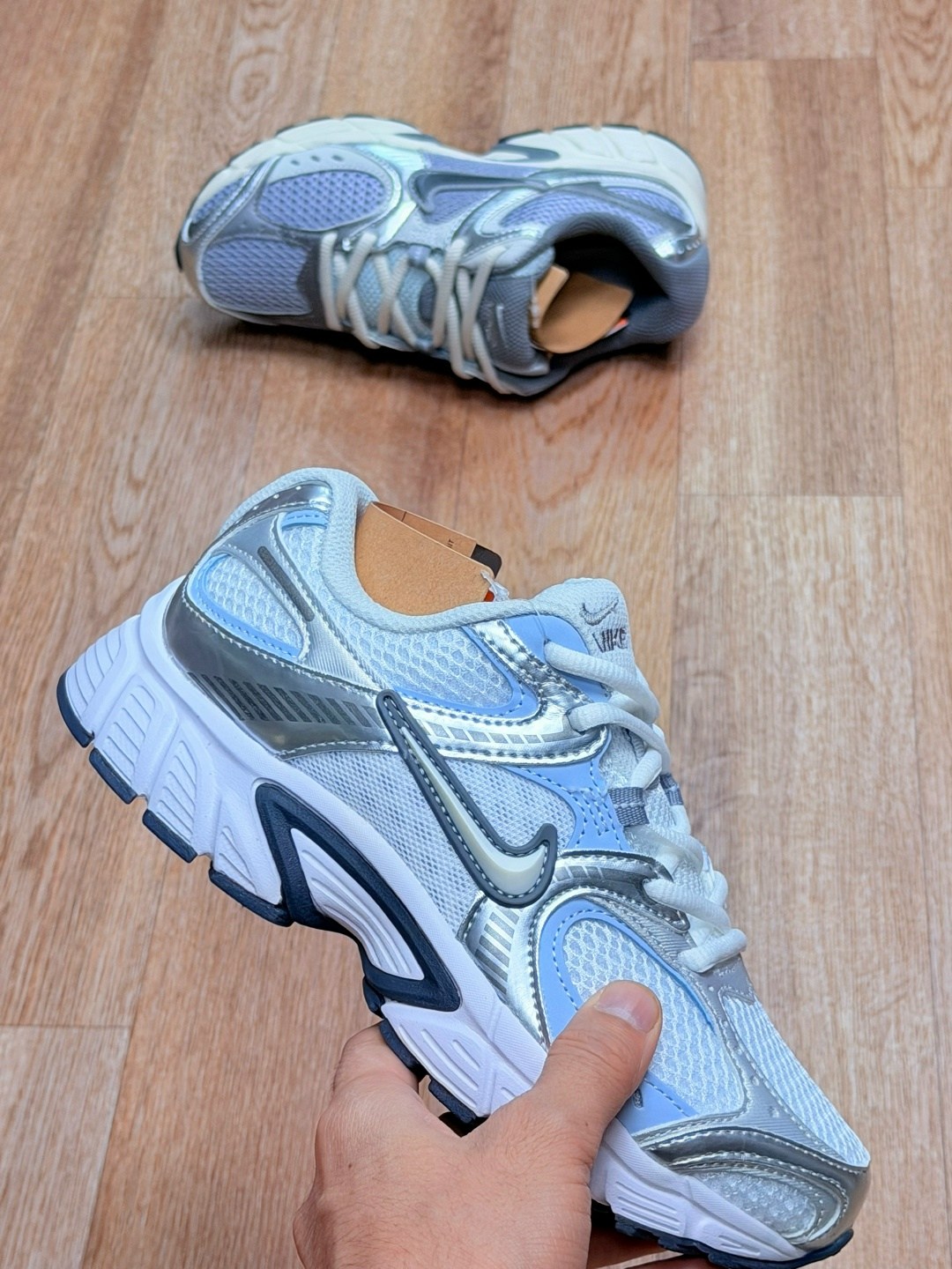 кроссовки nike,женские кроссовки nike,женские повседневные кроссовки v5 rnr от finish line nike,женские кроссовки,женские кроссовки nike v5 rnr