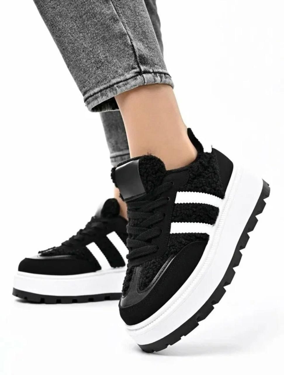 ,кроссовки женскиe,черные кроссовки,кроссовки с высокой подошвой,кроссовка