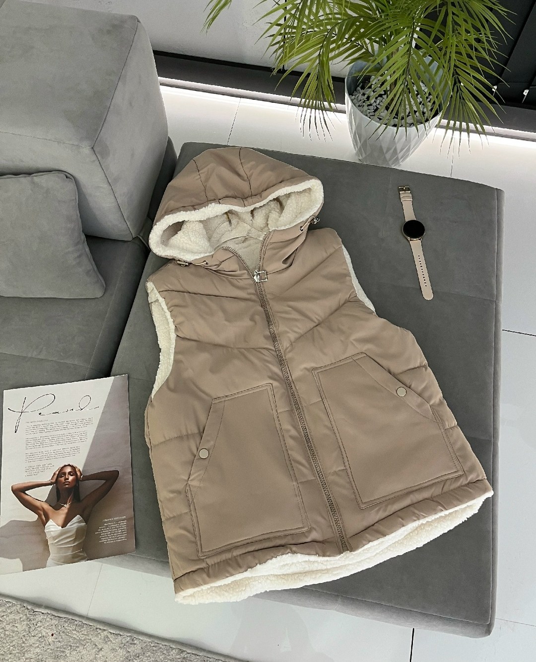 двухсторонняя жилетка женская,женская жилетка,жилет женский,жилет с капюшоном,двухсторонняя жилетка