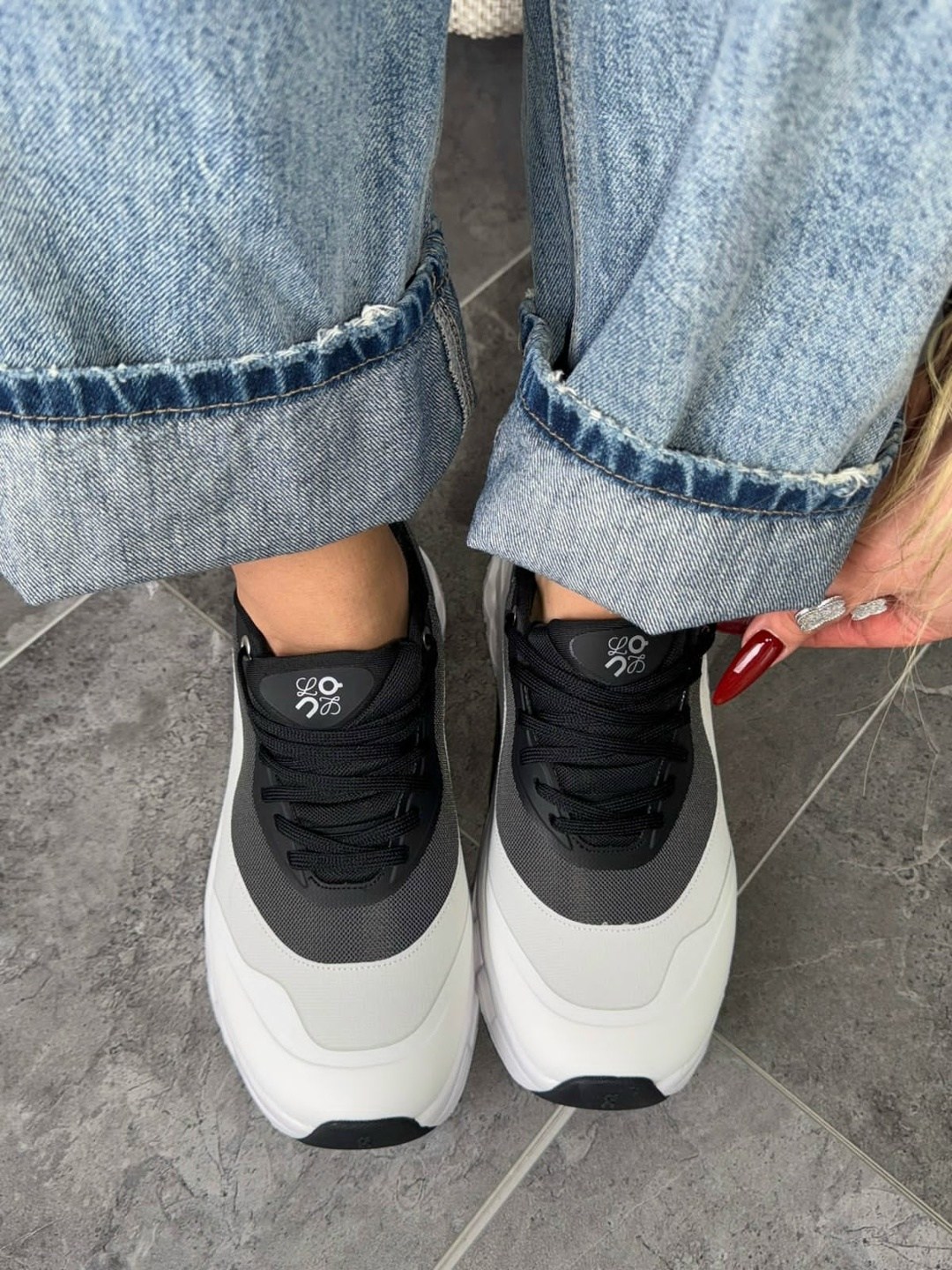 кроссовки женскиe,модные кроссовки,стильные женские кроссовки,кроссовки,чёрные кроссовки
