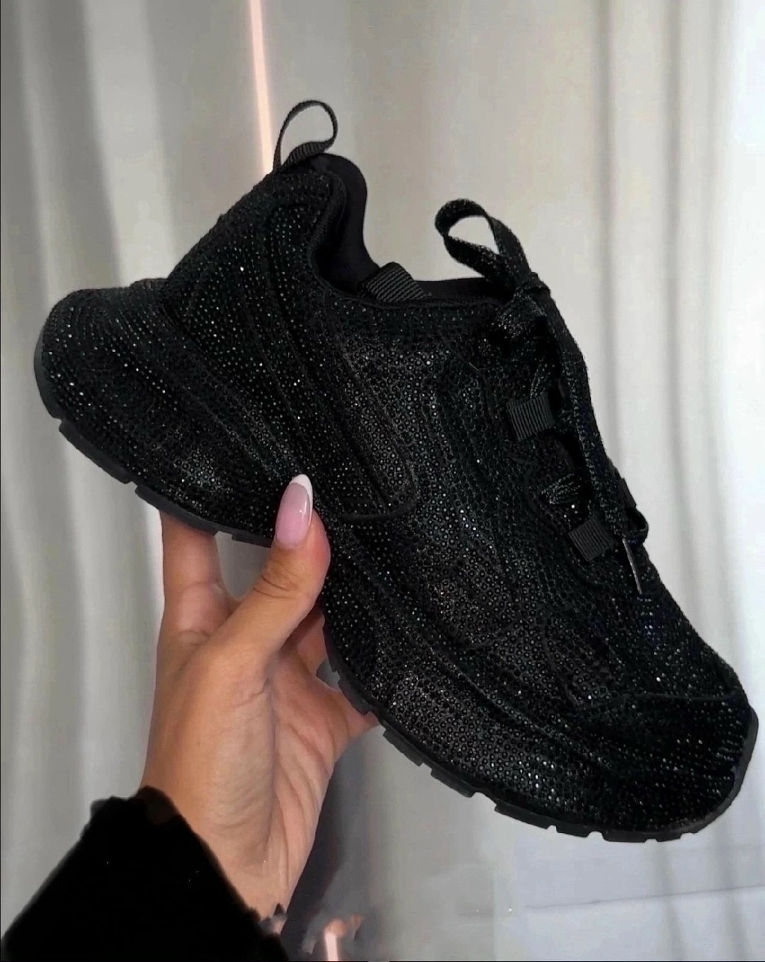 ,люксовые женские кроссовки,кроссовки женские,женские кроссовки balenciaga блестящие со стразами,кроссовки balenciaga блестящие со стразами