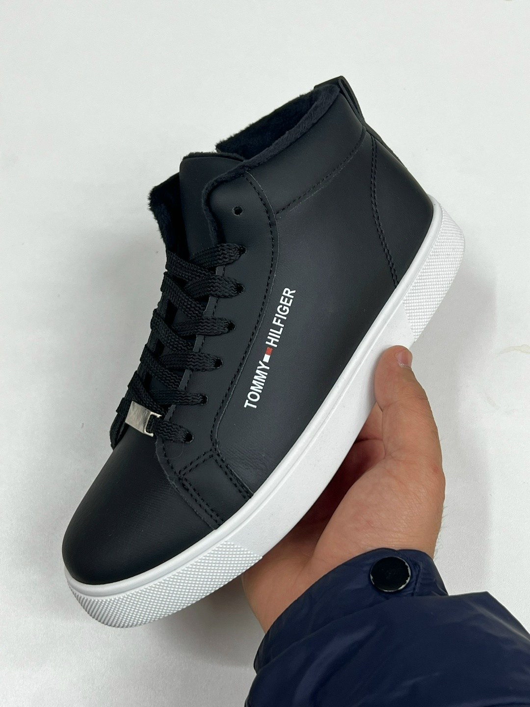 ,мужские высокие кроссовки,спортивная , мужская,обуви