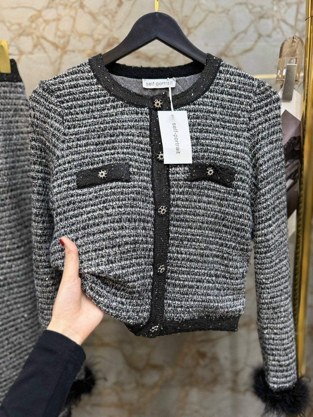 женский клетчатый твидовый костюм,женский твидовый костюм из двух предметов,твидовый костюм коко шанель,твидовый костюм,твидовый костюм с юбкой