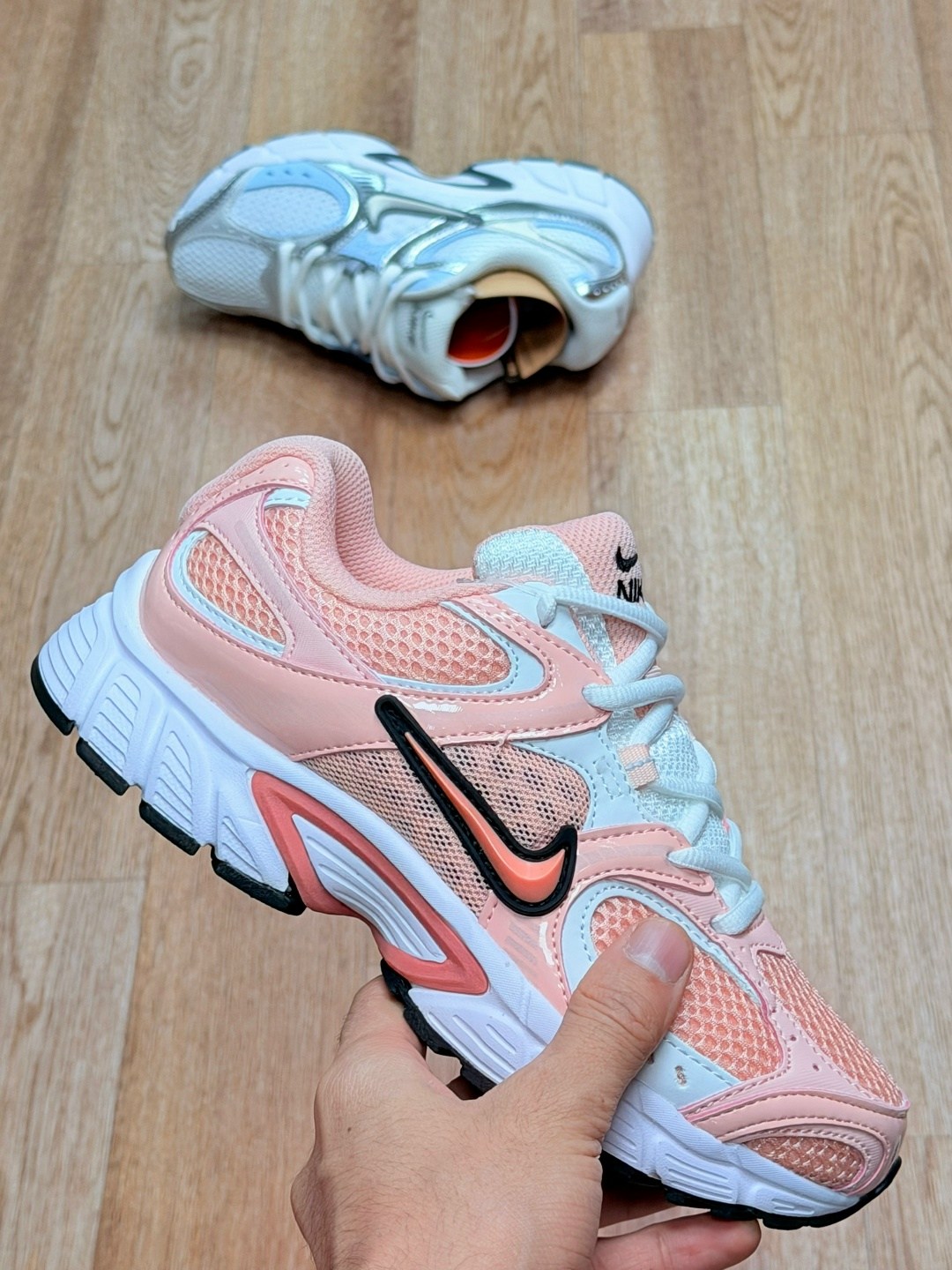 кроссовки nike,женские кроссовки nike,женские повседневные кроссовки v5 rnr от finish line nike,женские кроссовки,женские кроссовки nike v5 rnr