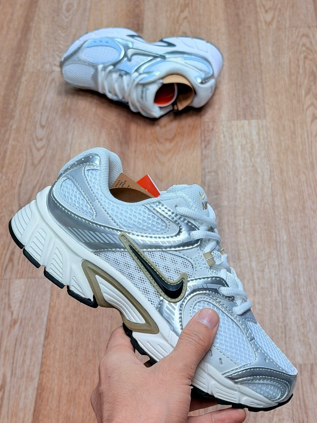 кроссовки nike,женские кроссовки nike,женские повседневные кроссовки v5 rnr от finish line nike,женские кроссовки,женские кроссовки nike v5 rnr