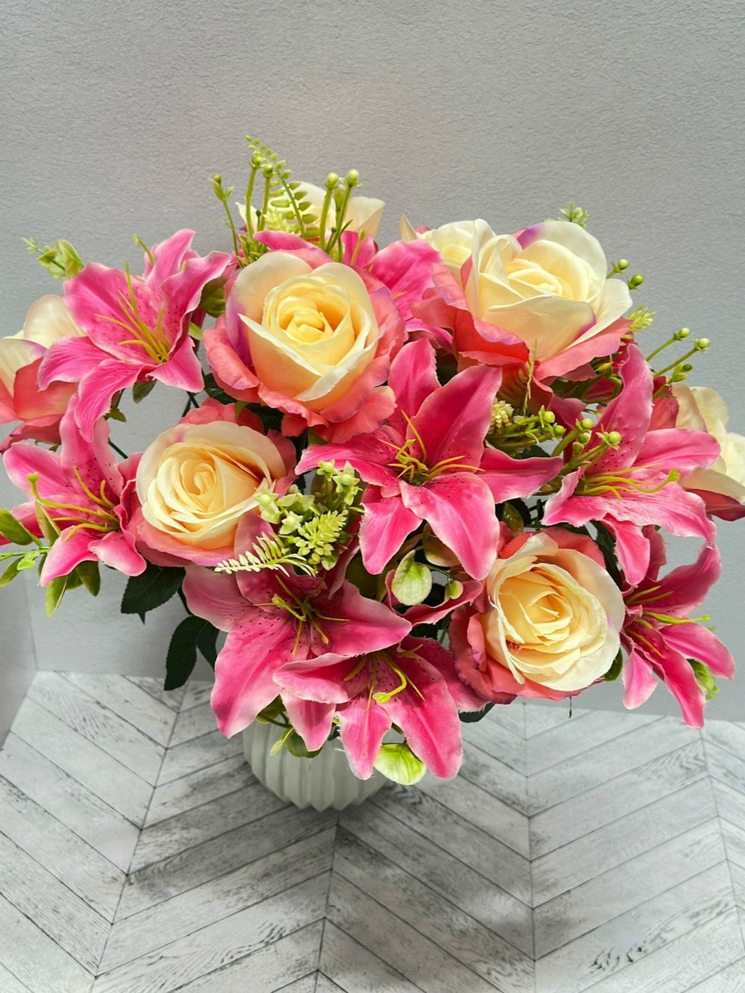 свадебный букет лилии,букет лилии,белые лилии букет,букет цветов лилии,букет искусственных цветов лилии