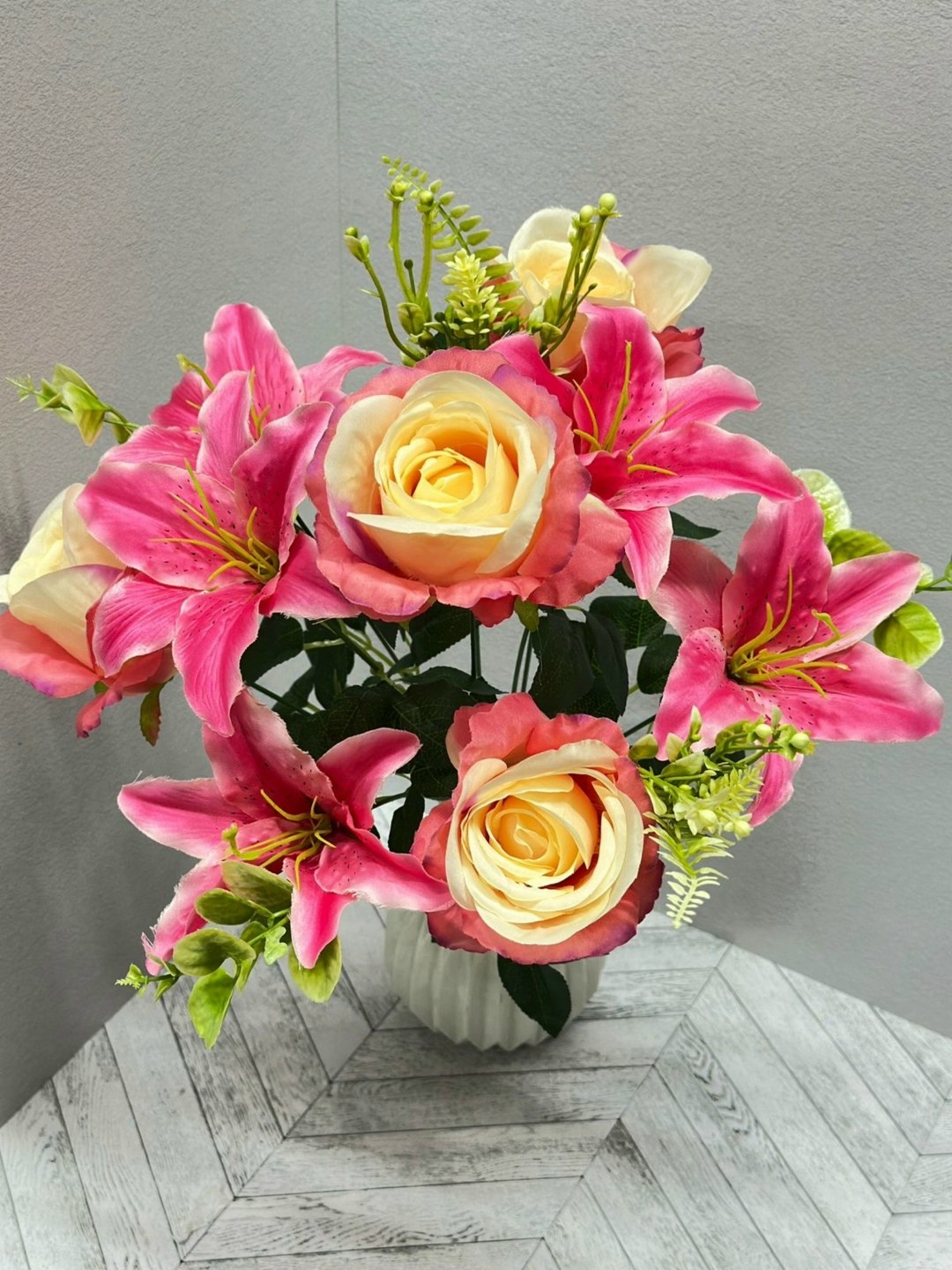 свадебный букет лилии,букет лилии,белые лилии букет,букет цветов лилии,букет искусственных цветов лилии