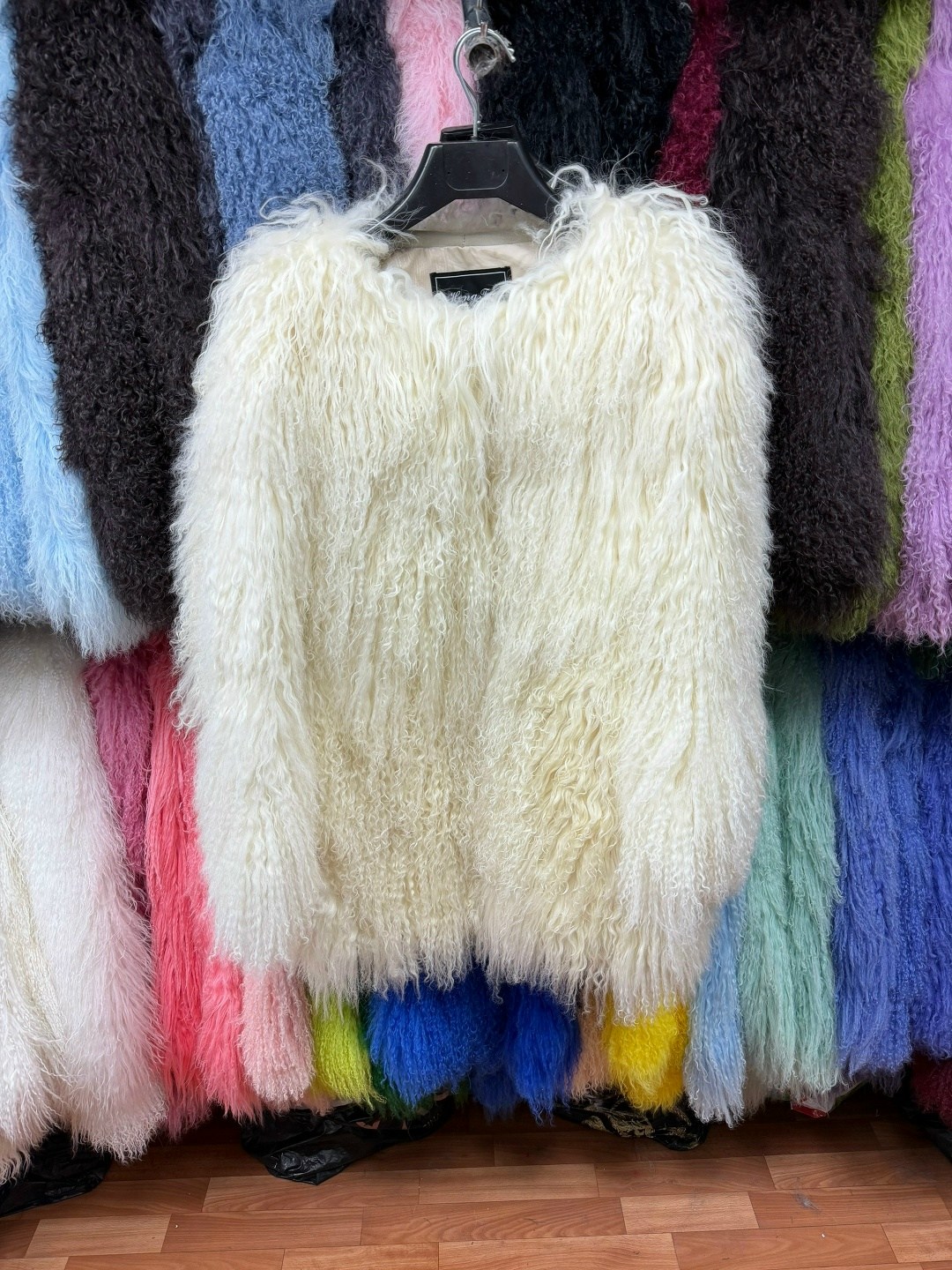 шуба искусственная под ламу,шубка искусственная,шуба лама искусственная,пушистая куртка,женские пушистые меховые куртки из монгольской овцы