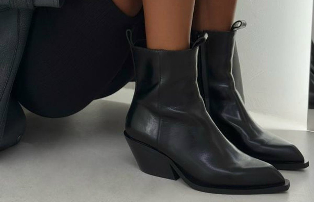 ботильоны казаки,казаки женские,ботильоны zara leather heeled cowboy ankle, чёрный,кожаные ботильоны,черные кожаные ботильоны челси со скошенными каблуками asos design