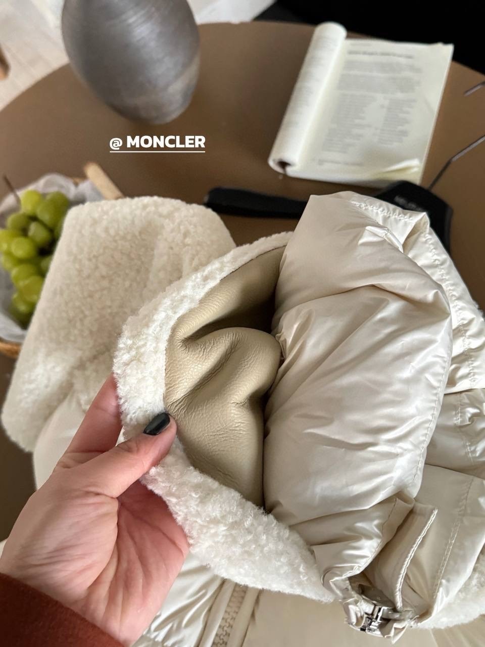 пуховик moncler,короткий пуховик,женские пуховики,куртка moncler,бежевый пуховик