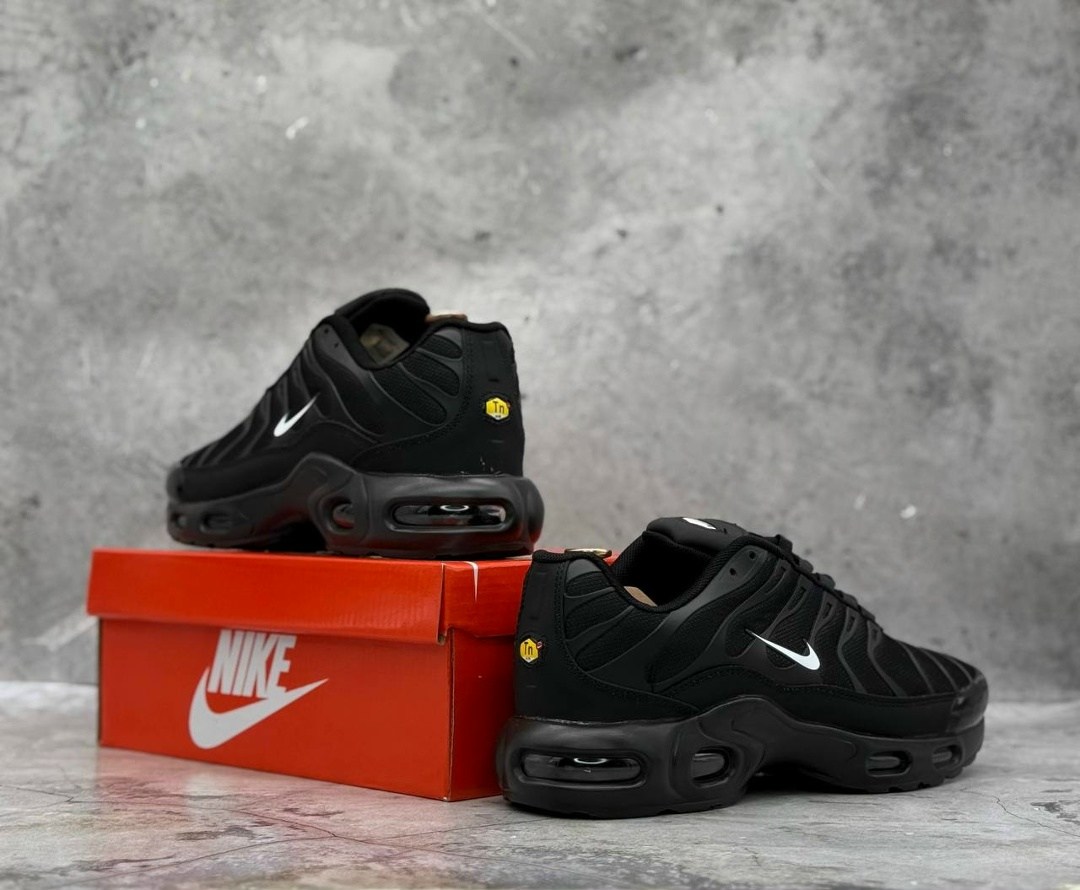 кроссовки nike air max tn plus,кроссовки мужские nike air max tn plus,кроссовки мужские nike air max plus,nike air max plus tn,nike tn air max plus black