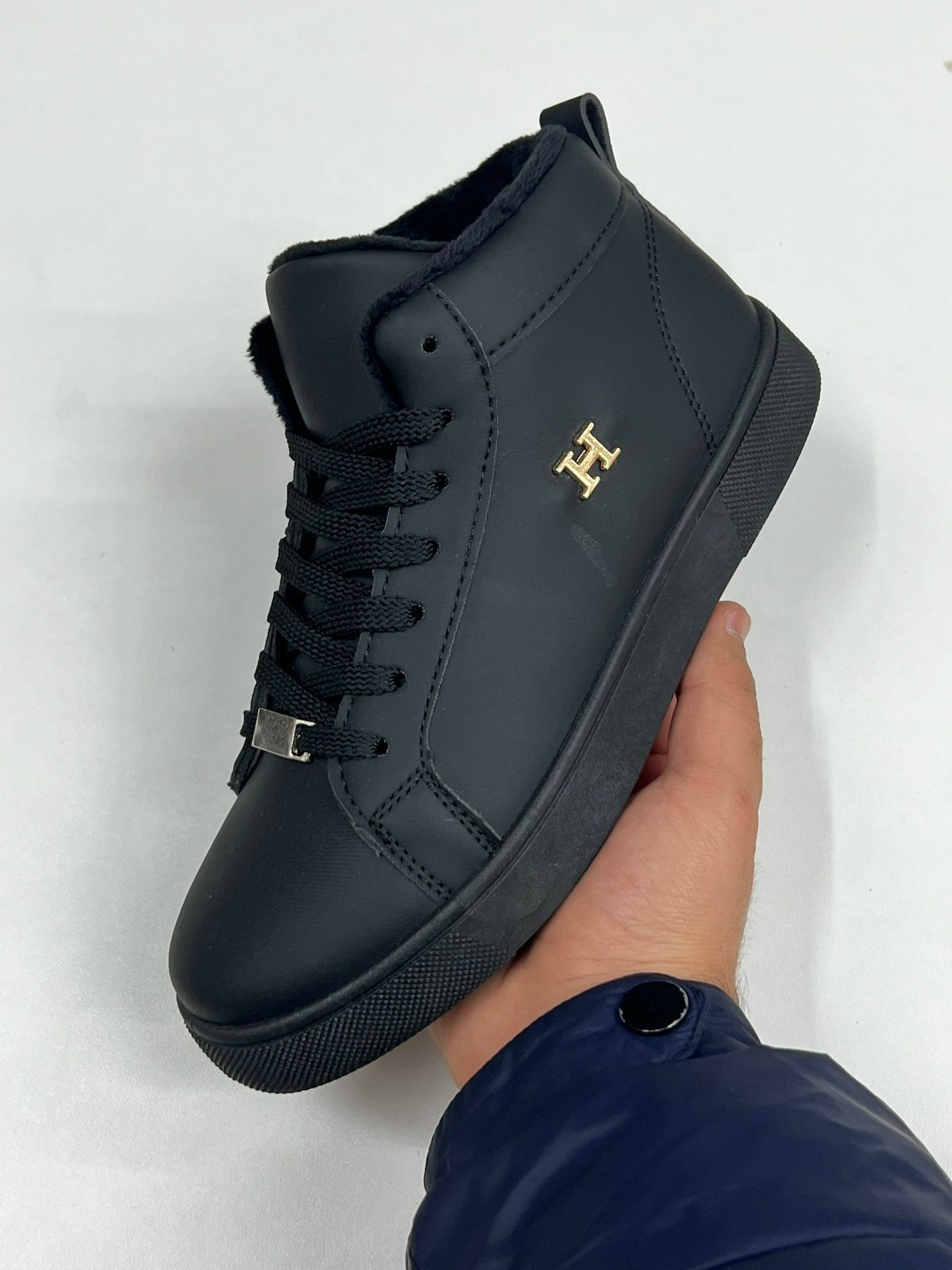 ,мужские высокие кроссовки,спортивная , мужская,обуви